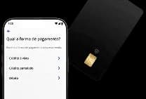 Cartão e celular exibindo a tela de seleção da forma de pagamento do Asaas Tap: crédito à vista, crédito parcelado ou débito.